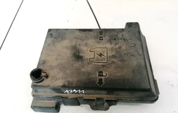 Chevrolet Cobalt Fuse box cover 63511645 6351-1645