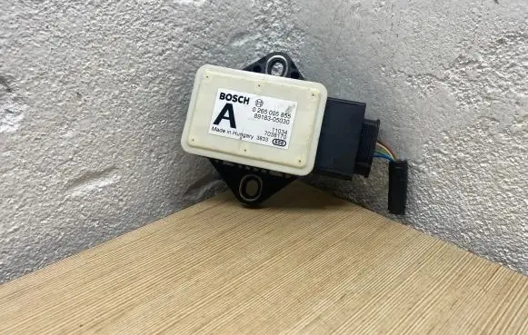 Toyota Avensis T270 ESP acceleration yaw rate sensor 0265005855 8918305030