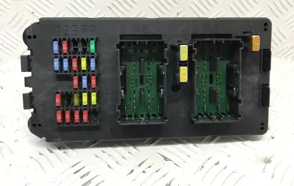 Jeep Grand Cherokee (WK) Fuse module 56049915AA