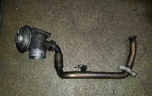 BMW 3 E46 EGR valve 7785452