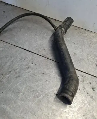 Volkswagen PASSAT B3 Engine coolant pipe/hose 357121101B