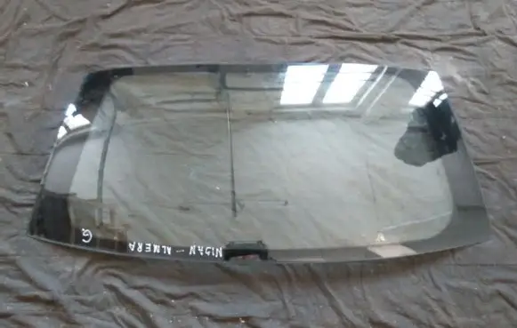 Nissan Almera N16 Rear windscreen/windshield window 