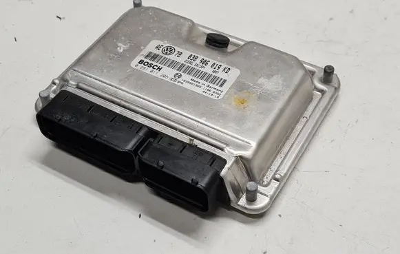 Volkswagen PASSAT B5.5 Engine control unit/module 038906019KD 0281011205