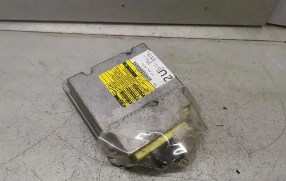 Toyota Avensis T250 Airbag control unit/module 8917005190