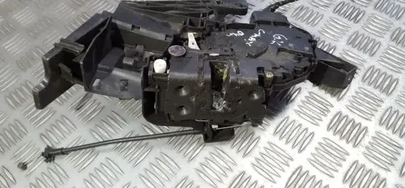 Ford Focus C-MAX Rear door lock 3m5ar26413em 2400074