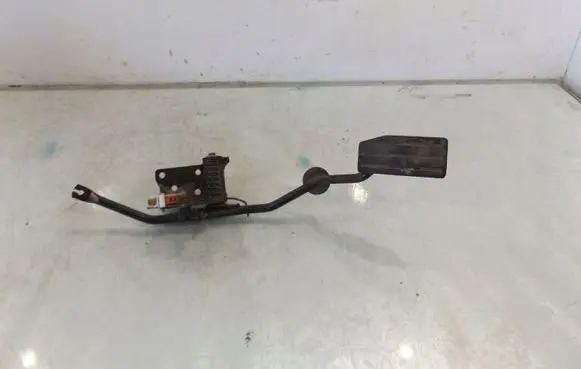 Opel Frontera A Accelerator throttle pedal
