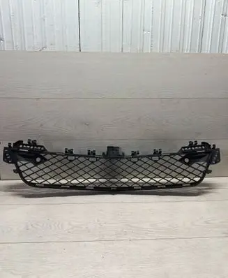 Mercedes-Benz C W204 Front bumper lower grill A2048851324