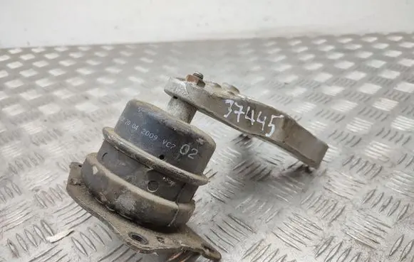 Skoda Fabia Mk2 (5J) Engine mount bracket