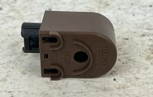 Toyota Mirai II Horn buzzer relay 89747-52010
