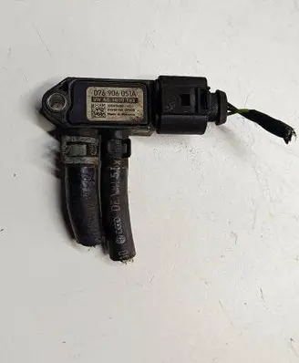 Volkswagen Scirocco Exhaust gas pressure sensor 076906051AT2 076906051A 04948150