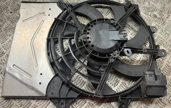 Opel Crossland X Electric radiator cooling fan 3639678