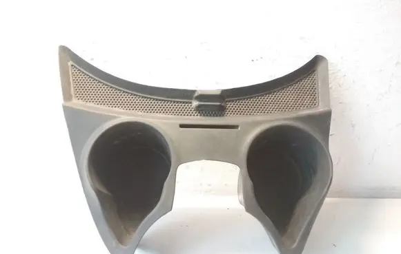 Cup holder front