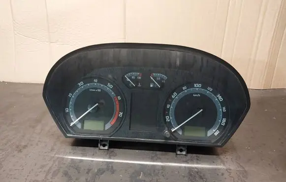 Skoda Fabia Mk1 (6Y) Speedometer (instrument cluster) 6Y0920883L 110080253031