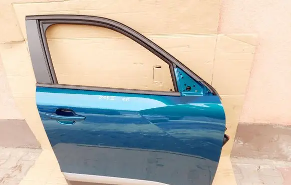 Peugeot 2008 II Front door 
