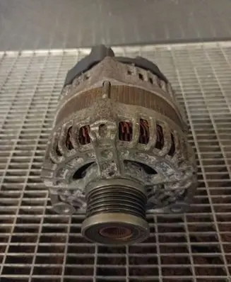 Nissan X-Trail T31 Generator/alternator 23100EN00B LR1140802B