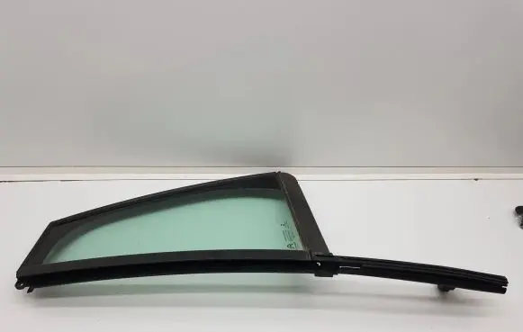 Citroen C4 Grand Picasso Rear vent window glass 9676915680 9801764180 9676915480