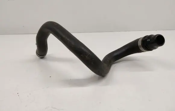 Volvo V60 Engine coolant pipe/hose 31657715