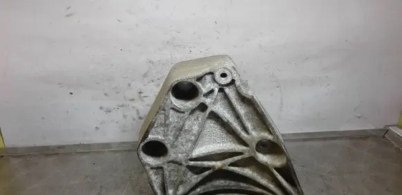 Opel Astra G Engine mounting bracket 90501524