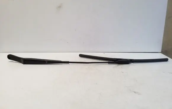 Audi Q3 8U Front wiper blade arm 8U2955407