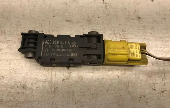 Audi A4 S4 B6 8E 8H Airbag deployment crash/impact sensor 8E0959651A