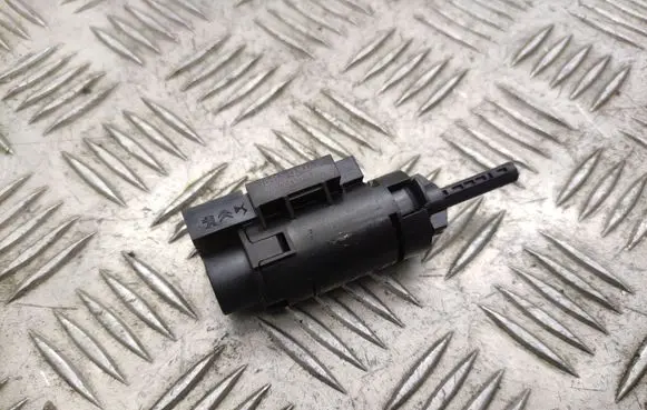 Peugeot 308 Brake pedal sensor switch 9813503180
