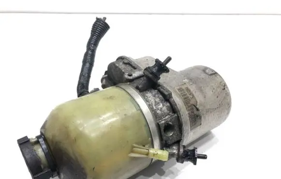 Opel Zafira B Power steering pump 