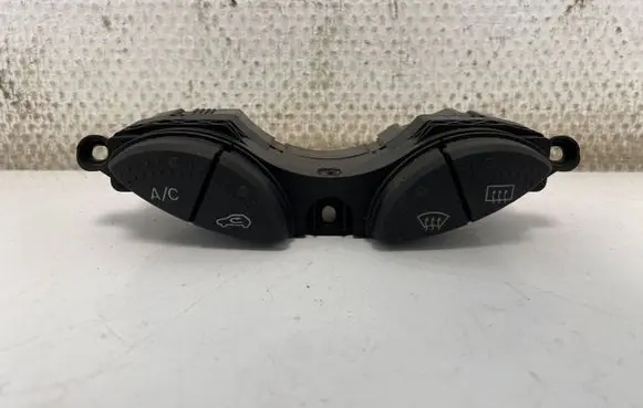 Ford Focus Air conditioning (A/C) switch 98AG19A945CH