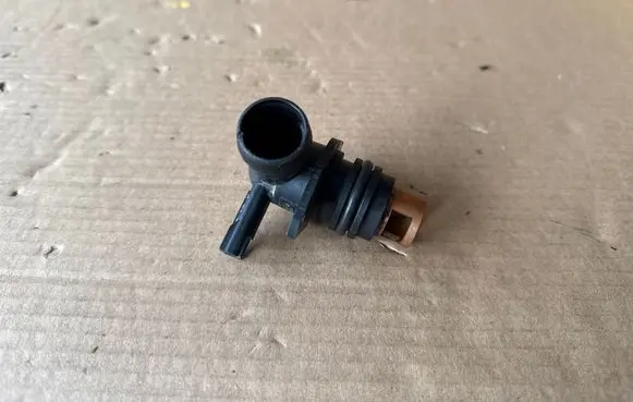 BMW 3 E92 E93 Breather/breather pipe/hose 7561408 40100148
