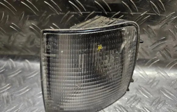 Volkswagen PASSAT B3 Front indicator light 357953049A