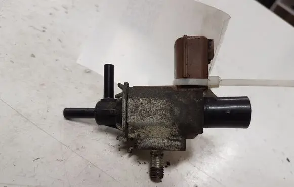 Mazda 6 Vacuum valve K5T46591