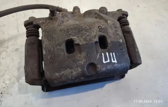 Nissan X-Trail T32 Front brake caliper