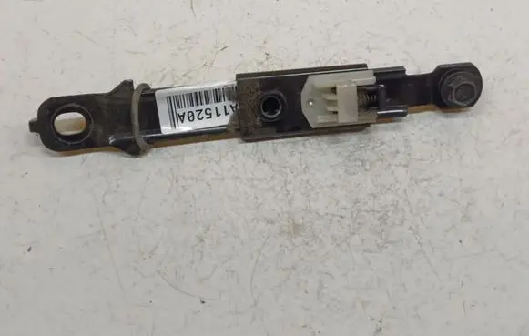 KIA Ceed Seat belt adjustment rail