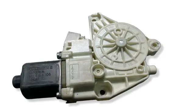 Mercedes-Benz C AMG W204 Front door window regulator motor A2048200242