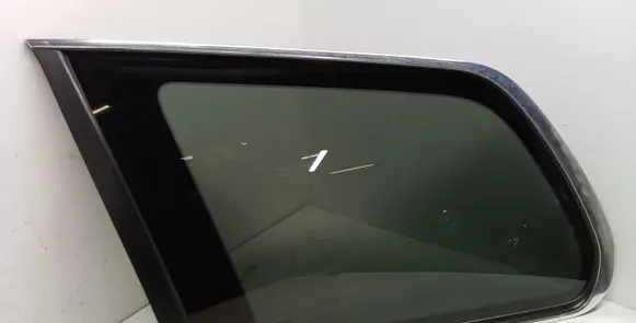 Volvo XC90 Rear side window 30779653