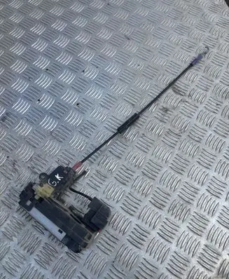 Opel Astra H Rear door lock 13210738