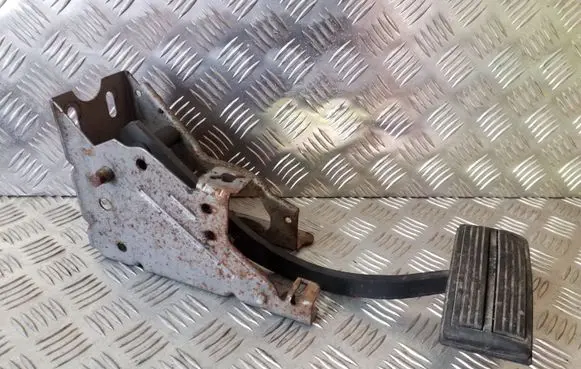 Chrysler Voyager Brake pedal
