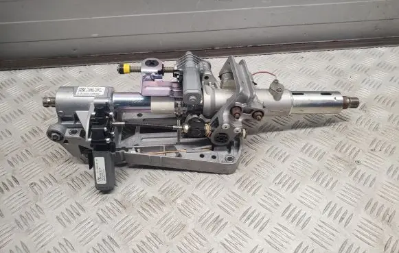 Mercedes-Benz E C207 W207 Steering wheel axle A2074600116 A2044600425