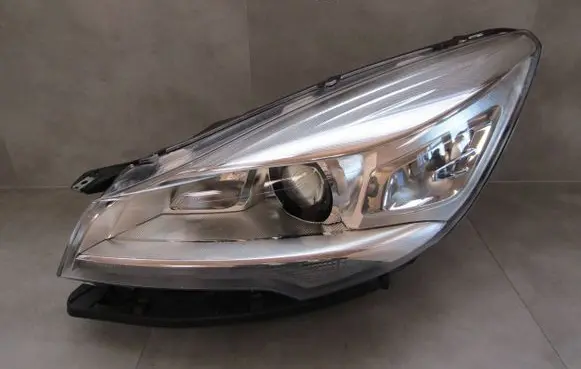 Ford Kuga II Headlight/headlamp CV4413D155AK L83TA 90021742