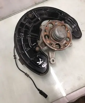 Mercedes-Benz CLA C117 X117 W117 Front wheel hub 17605