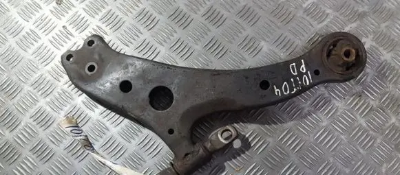 Toyota Previa (XR30, XR40) II Front lower control arm/wishbone