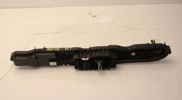 Headlight/headlamp mounting bracket