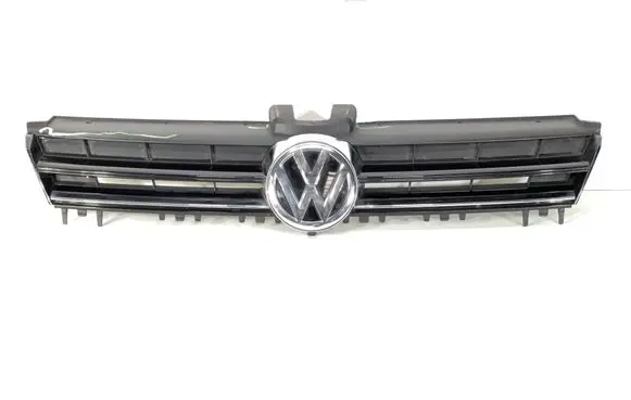 Volkswagen Golf VII Front bumper upper radiator grill 5G0853653E