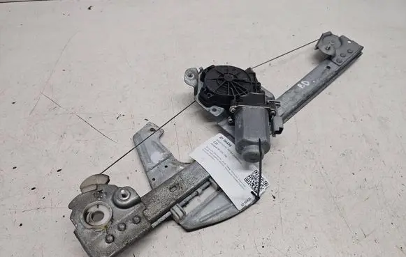 Peugeot 107 Front door window regulator with motor 118670