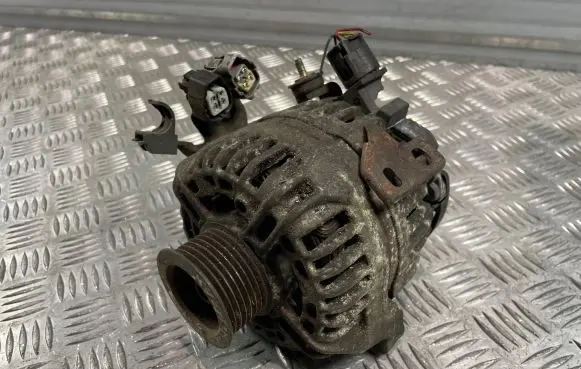 Toyota Avensis T250 Generator/alternator 0124325085