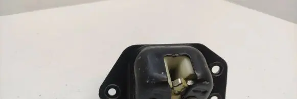 Nissan Juke I F15 Loading door lock 