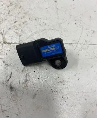 Opel Zafira B Air pressure sensor 0281002437 0205091B