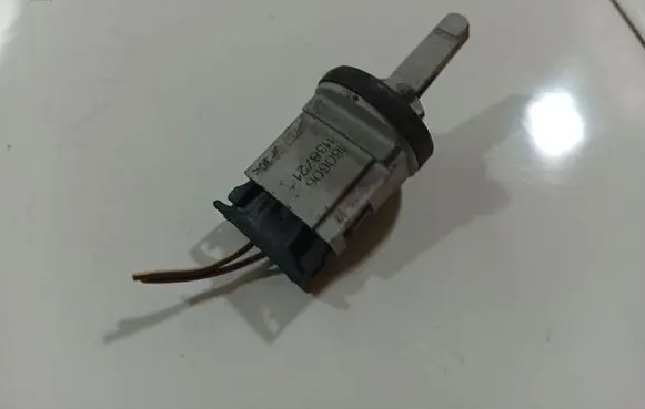 Volkswagen Golf Plus Interior temperature sensor 1K0907543A