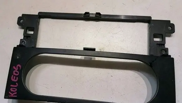 Renault Koleos I Radio/GPS head unit trim 