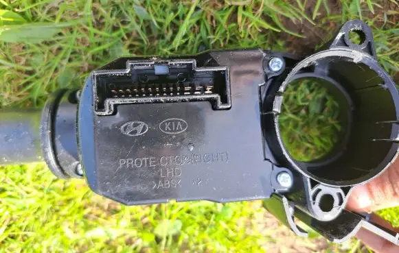 KIA Rio Wiper turn signal indicator stalk/switch 299138875
