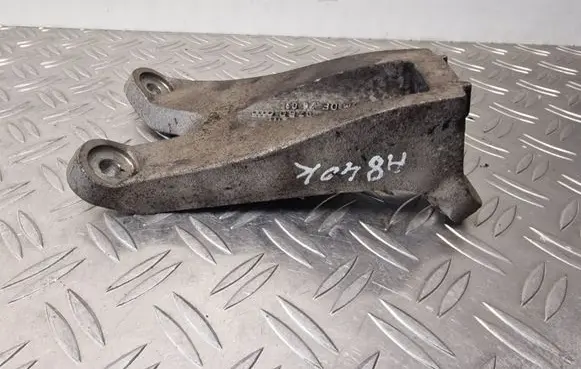 Audi A8 S8 D3 4E Engine mounting bracket 4E0199307BD